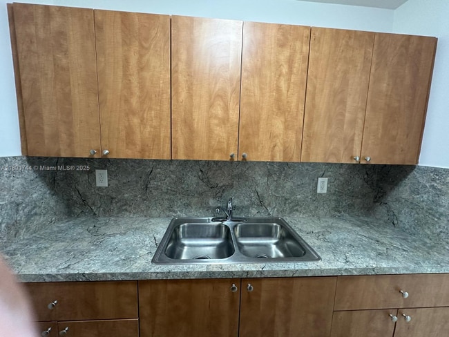 Photo - 1100 SW 36th Ct Unit 10