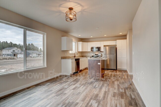 Photo - 517 Sparrow Rd