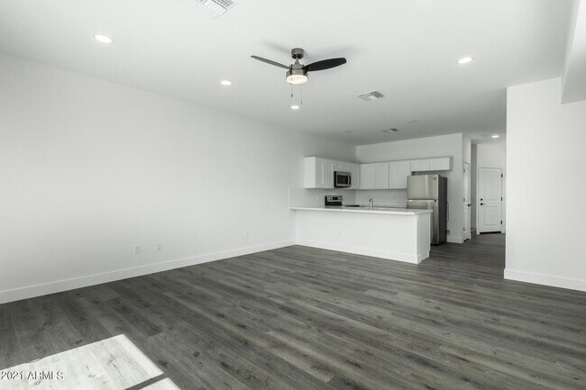 Photo - 917 S 5th Ave