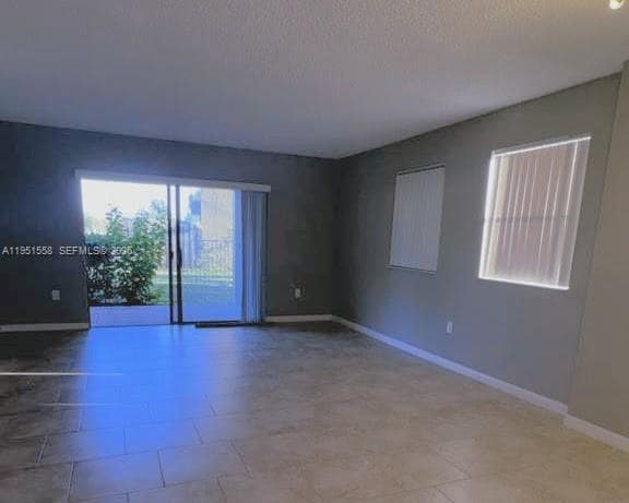 Building Photo - 5200 NW 31st Ave Unit 65