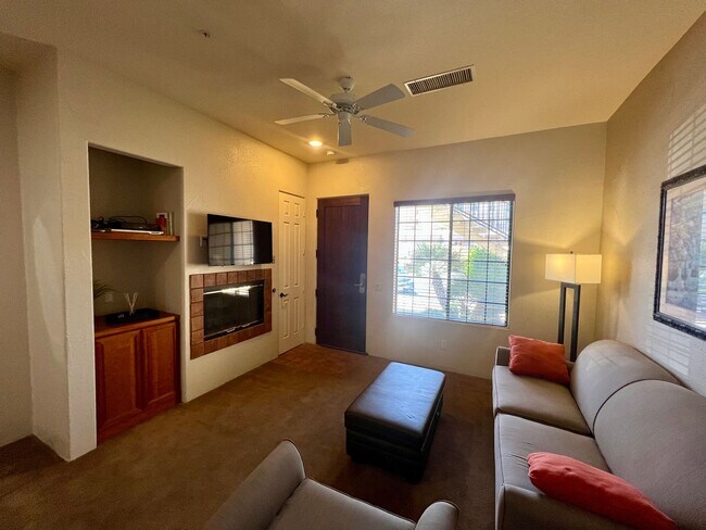 Photo - AVAILABLE NOW!!! DOWNSTAIRS 1 Bedroom 1 Ba...