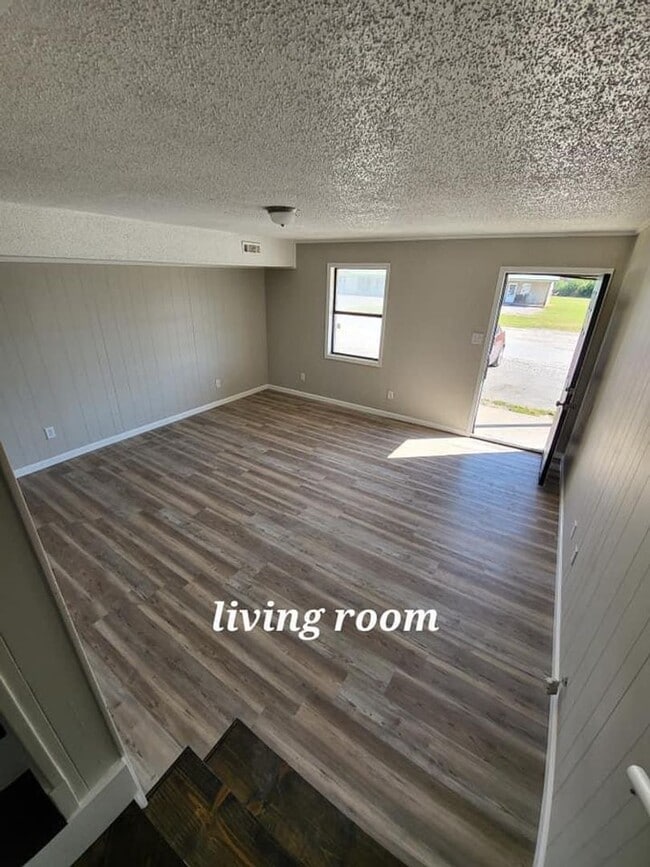 2-Bed 1.5-Bath Townhome Available Soon! - 2-Bed 1.5-Bath Townhome Available Soon! Unit 72
