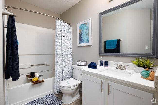 1BR, 1BA - 675SF - Bathroom