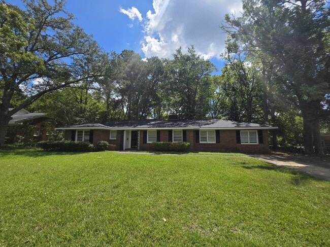 Building Photo - 2663 Ashlawn Dr
