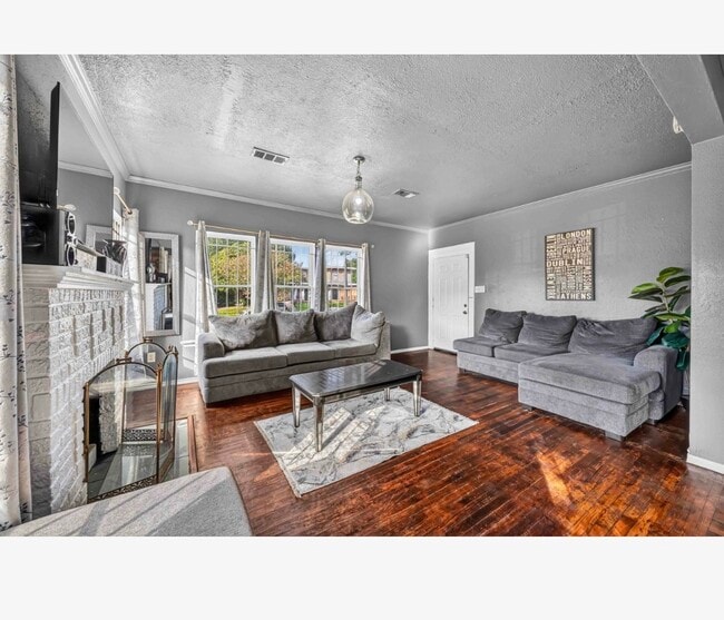2512 Wheeler Ave