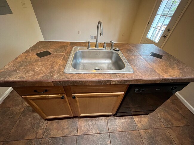 Photo - 5117 Cypress St