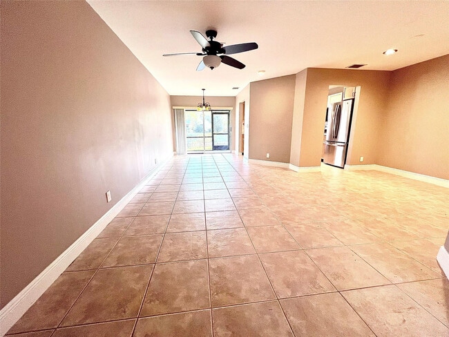 Photo - 2246 Discovery Cir W