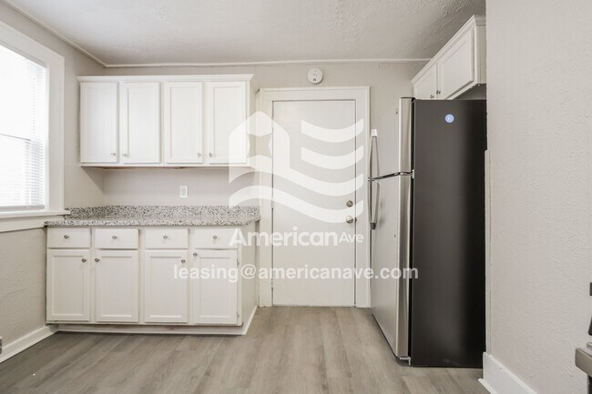1108 Diamond Ave