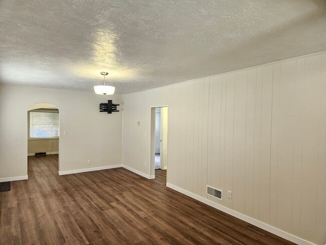 Photo - 1133 N Hayes Ave