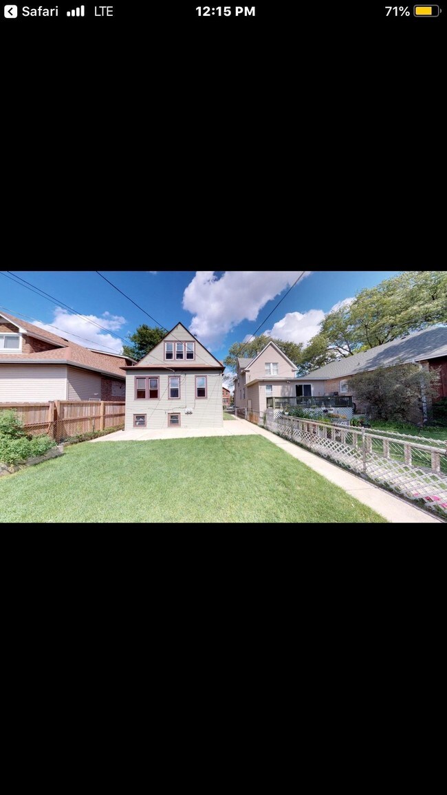 Photo - 5709 W Dakin St Unit 1st FLOOR