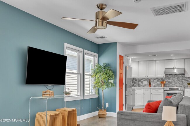 Photo - 1822 Parkway