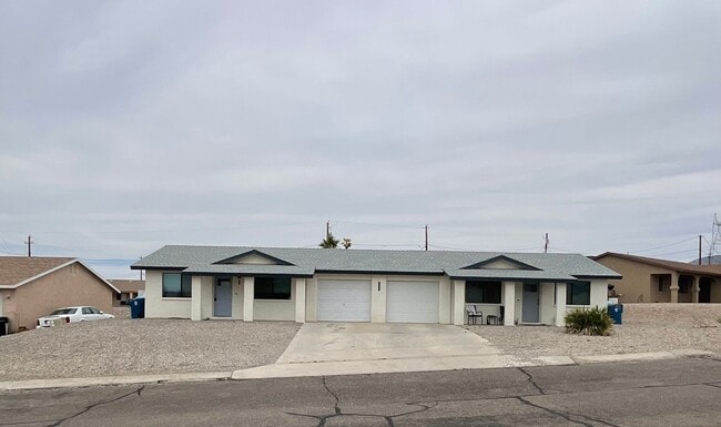 Building Photo - SOMB3171 Unit #101