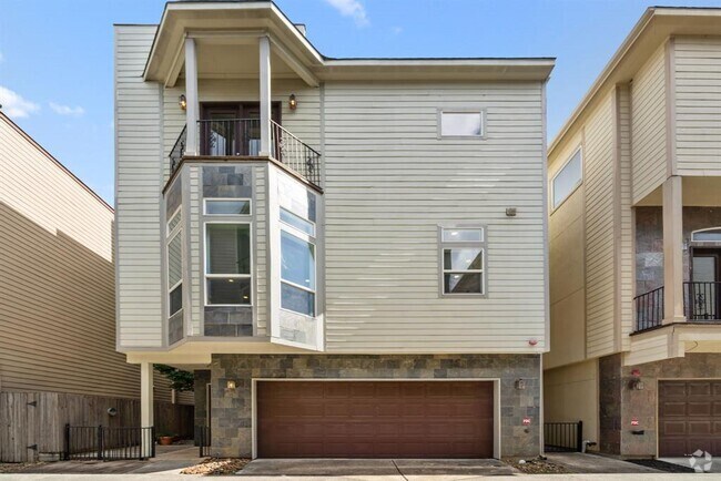 Building Photo - 2014 Sabine St Rental