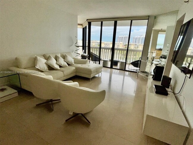 Building Photo - 1000 E Island Blvd Unit 610 Rental
