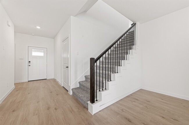 Photo - 4323 Camden Lakes St