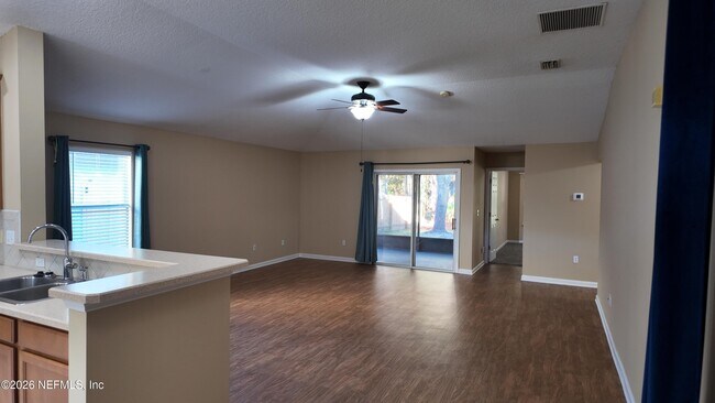 Photo - 1060 Beckingham Dr