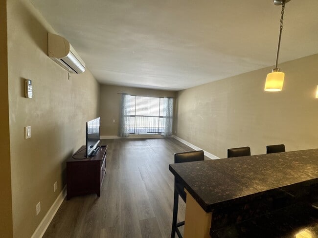 Photo - 10982 Roebling Ave