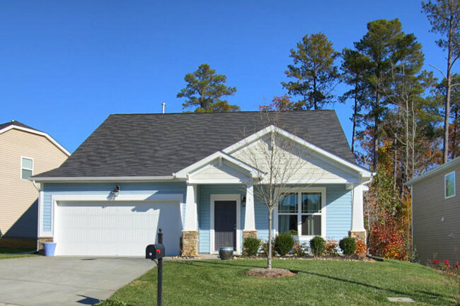 Gorgeous 3 bedroom with loft + screened po... - Gorgeous 3 bedroom with loft + screened po...