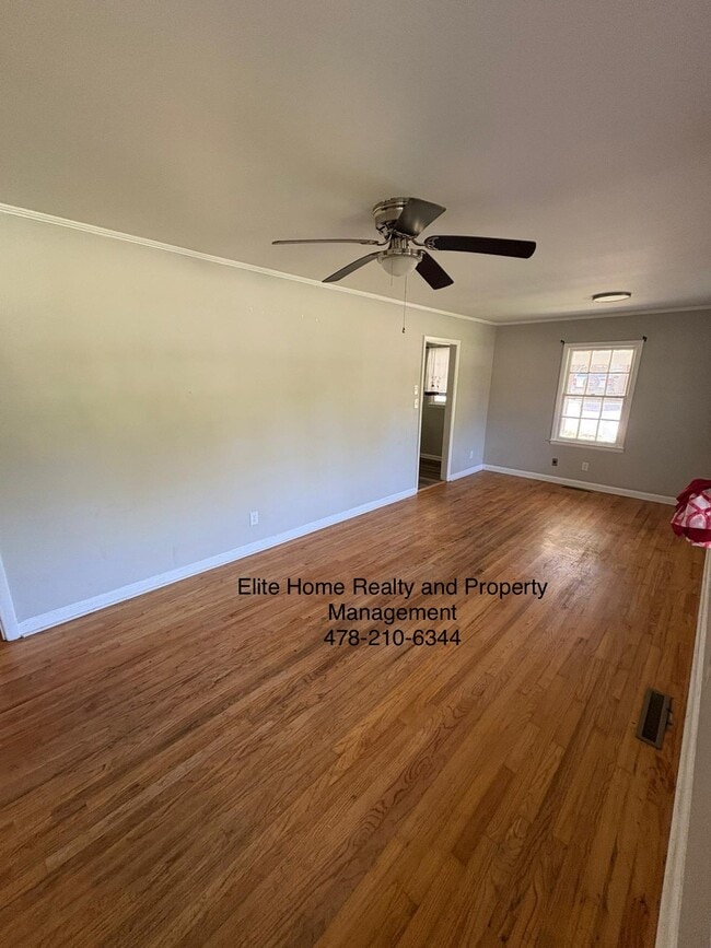 Photo - 4322 Fairfax Dr