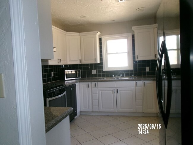 1612 NW 25th St