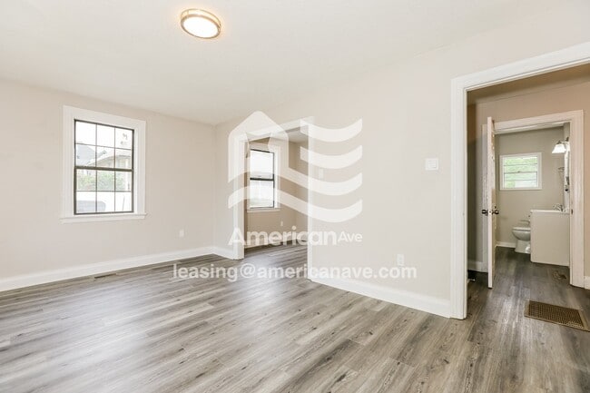Photo - 1801 Vance St