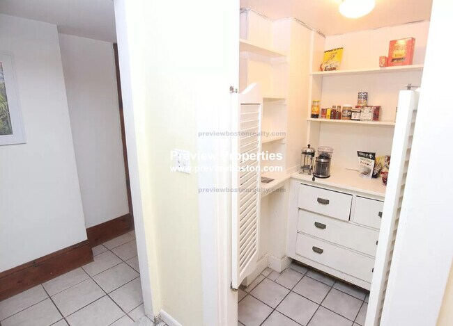 Photo - 9 Braemore Rd Unit 1A