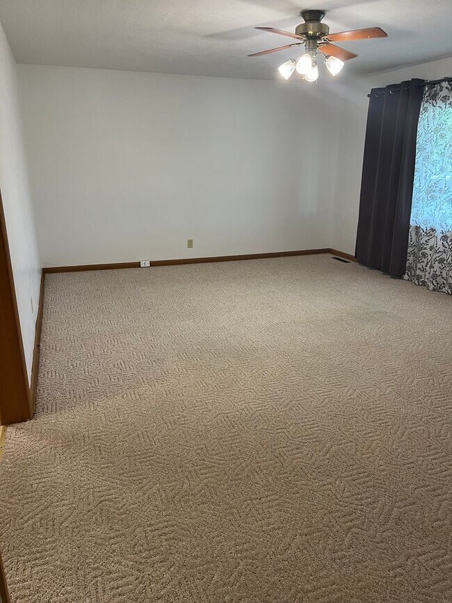 Photo - 2359 S Kings Ave