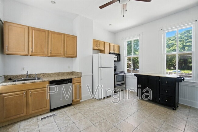 Photo - 440 Dinwiddie St Unidad #1 Rental