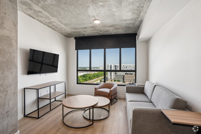 4 habitaciones, 4 baños - 1270 pies cuadrados - Sala de estar - Aspire Reserve