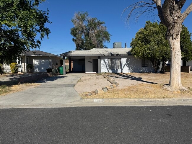 Photo - 44333 Elm Ave