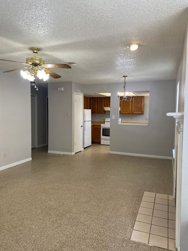Building Photo - 6322 Queens Castle Dr Unit 3