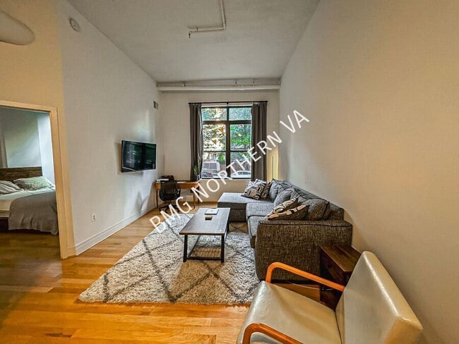 Photo - 2220 Fairfax Dr