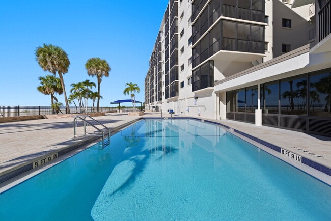 Building Photo - Gulf Front Condo in Fort Myers Beach! Unit #125