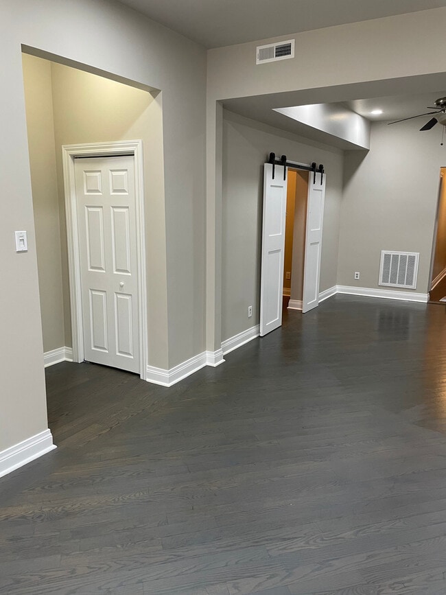 Photo - 2826 W Lyndale St Unidad 1