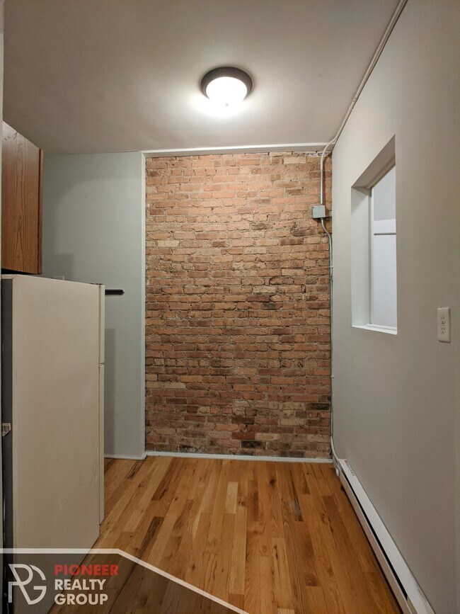 Photo - 524 W Melrose St Unit 1B