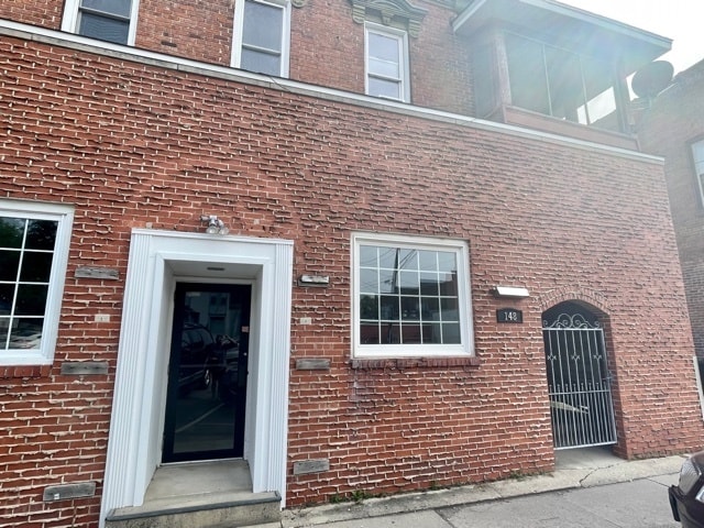Building Photo - 148 N Sycamore St Unit C2 Rental