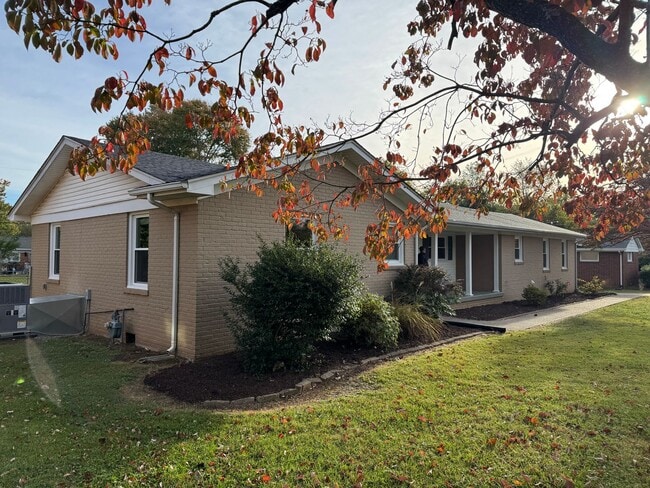 Photo - 516 Claremoor Ave