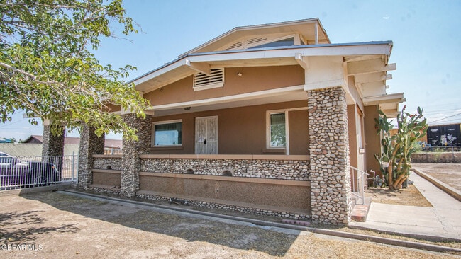 Building Photo - 7600 Franklin Dr