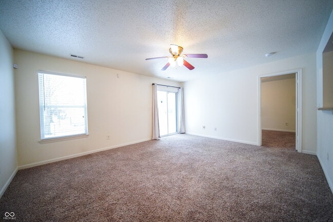 Photo - 10414 Kensil St