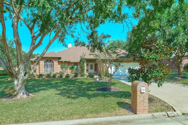 121 April Waters Dr N