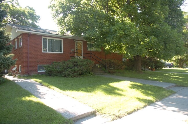 Building Photo - 124 S 11th Ave