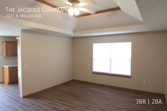 Photo - 2221 N Weller Ave
