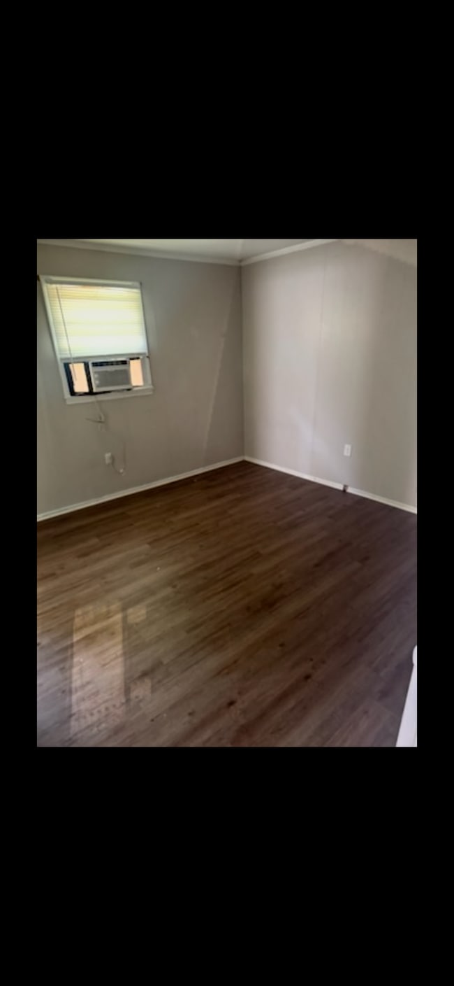 Photo - 1120 Erskine Rd