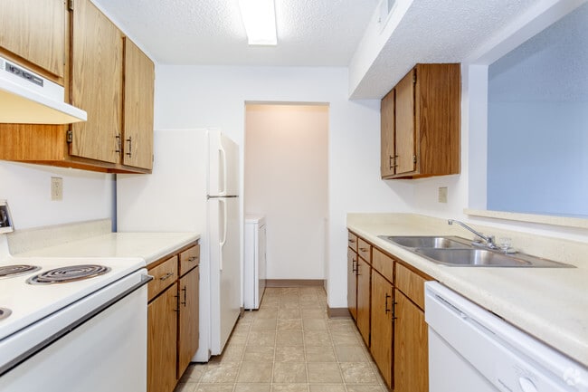 2BR, 2BA wo Fireplace - 868 SF