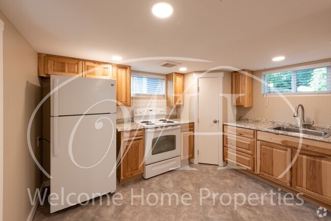 Building Photo - 318 SE 6th St Unit 318 SE 6th  #2 Rental