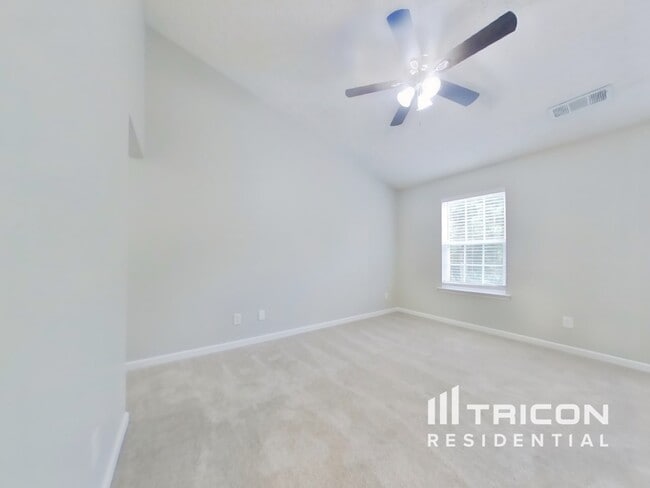 Photo - 218 Osmanthus Way