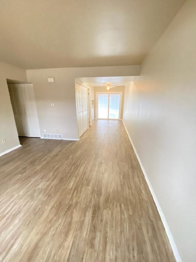 Photo - 2017 Yorktowne Dr