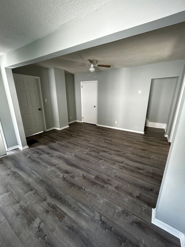 Photo - Beautiful Newly Renovated Home 3 BEDROOM 1 BATH, FENCED YARD, Bonus Space