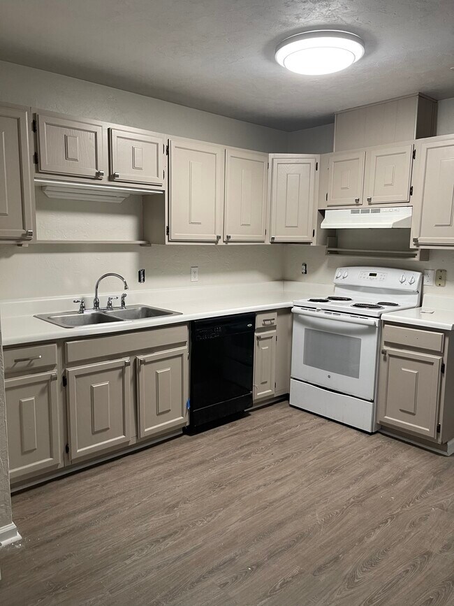 Photo - 4199 Brewster Rd