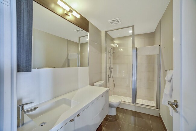 Photo - 277 Front St W Unit ID1056322P